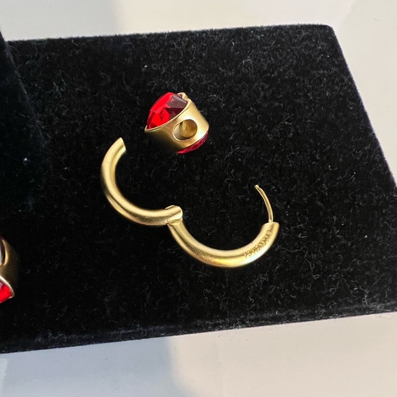 Balenciaga Force Heart Earrings - Picture 9 of 10